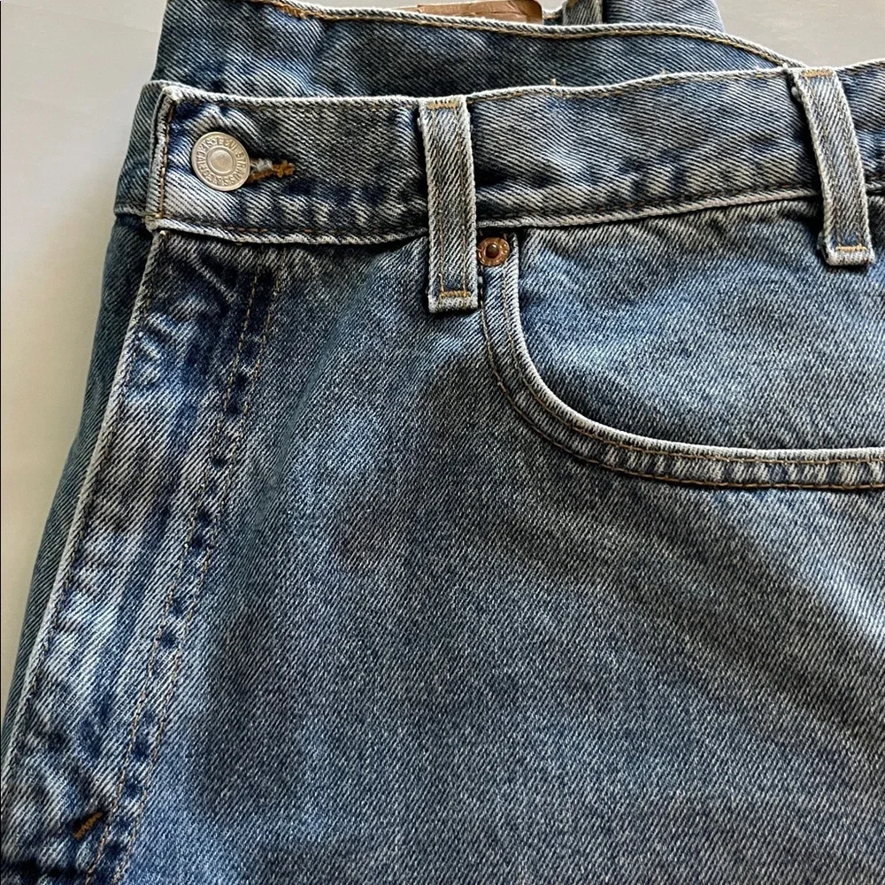 Vintage Levi’s 550 Relaxed Fit Size 36 x 32